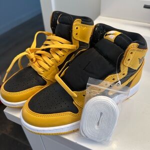 Nike Jordan Air 1 Sneakers Youth - Black and Yellow ‘Pollen’